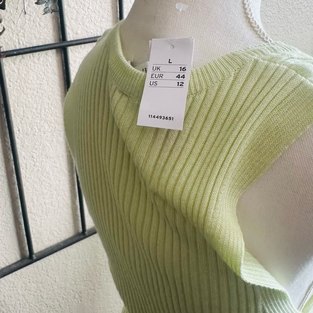 Topshop Green Ribbed Fitted Tank Top - Picture 6 of 11